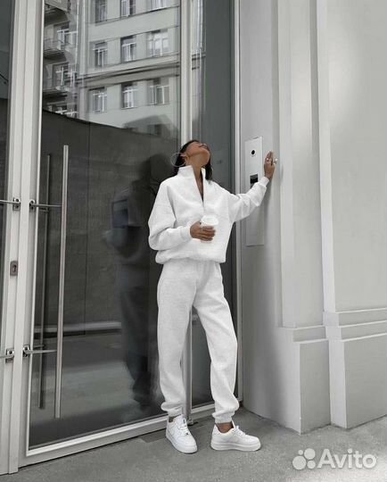 Спортивный костюм женский