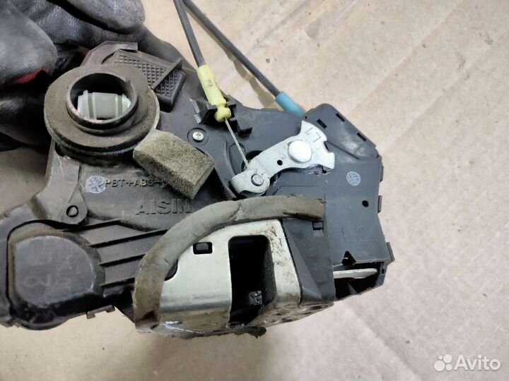 Замок двери пер левый Сузуки Гранд Витара 3 05-15