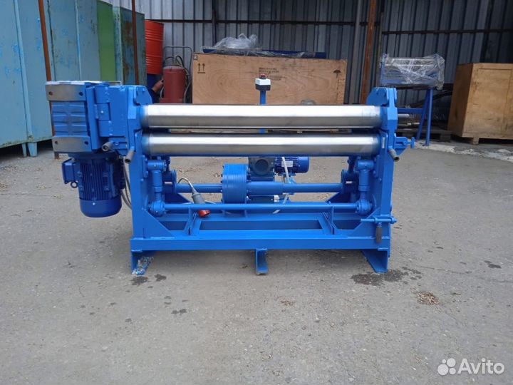 Вальцовочный станок трехвалковый (листогиб,вальцы)