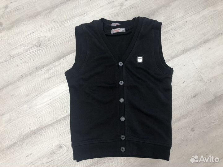 Жилетка для мальчика школьная