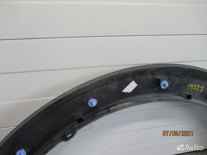 Накладка переднего крыла правого Renault Sandero 2