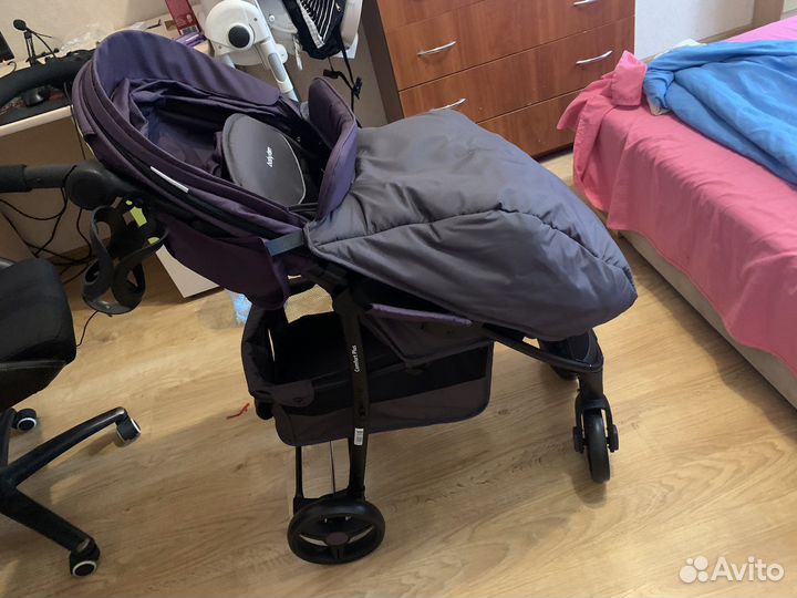 Прогулочная коляска новая