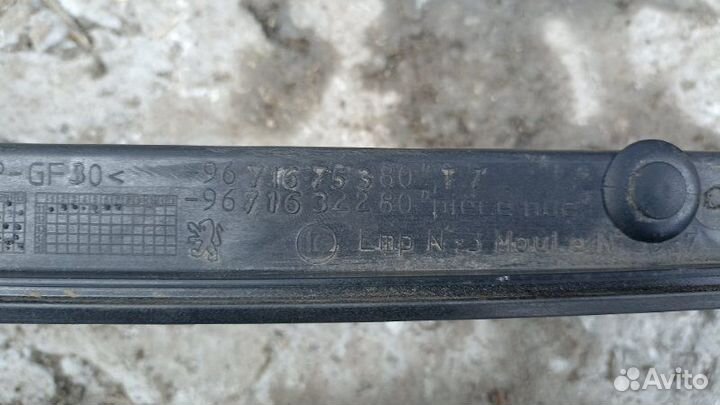 Решетка стеклооч. (планка под лобовое стекло)