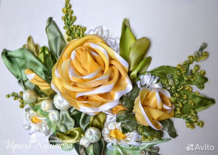 Картина вышитая лентами 