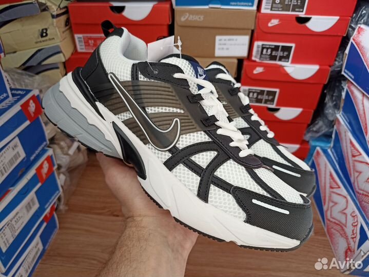 Кроссовки Nike v2k run