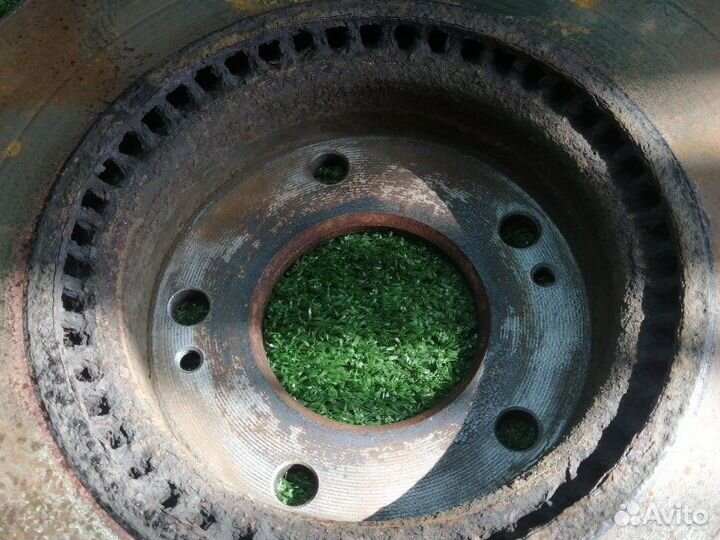 Тормозные колодки переднее правое Kia Ceed JD G4FG