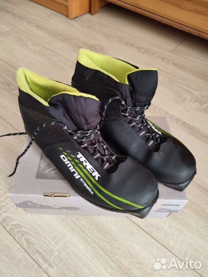 Лыжные ботинки