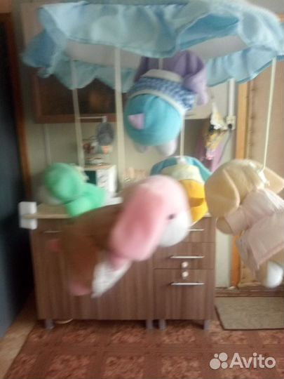 Игрушки зайчики для детской кроватки мобиль