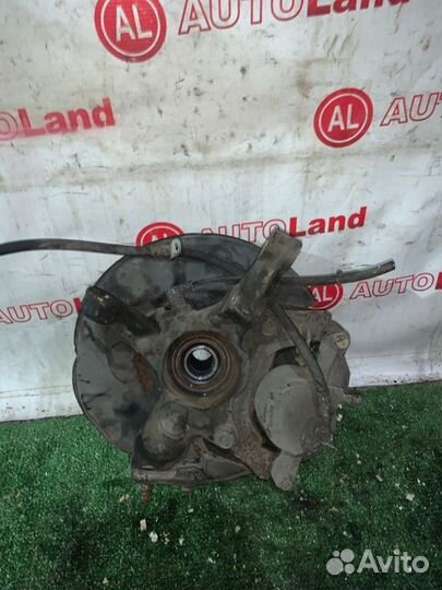 Ступица передняя левая Toyota Wish ZNE14