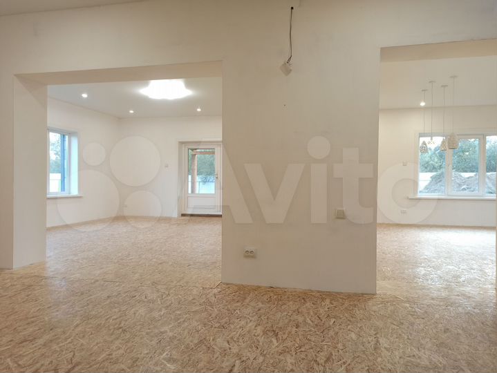 Коттедж 341,5 м² на участке 20 сот.