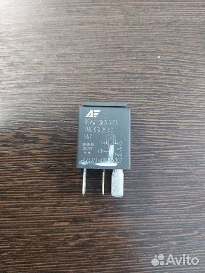 Реле Volkswagen Touareg 1 4.2 2006