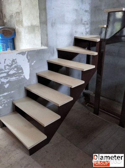 Сварка П образной лестницы в скандинавском стиле