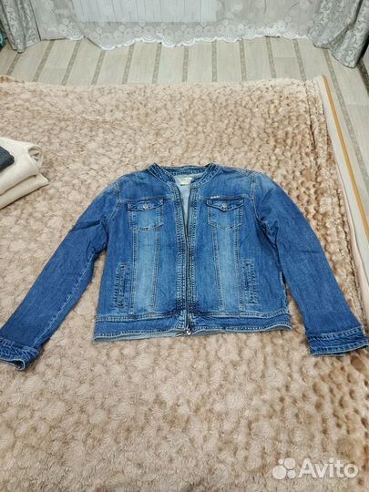 Отдам бесплатно женские вещи 46