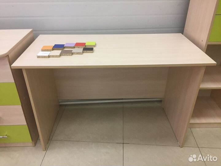 Стол письменный