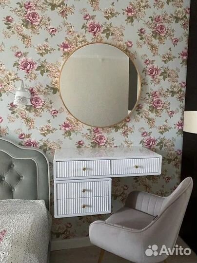 Зеркало в алюминиевой раме