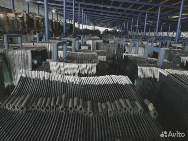 Стекло двери нижнее JCB