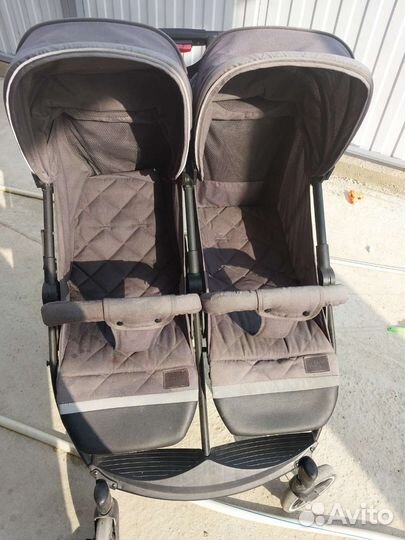 Коляска для двойни