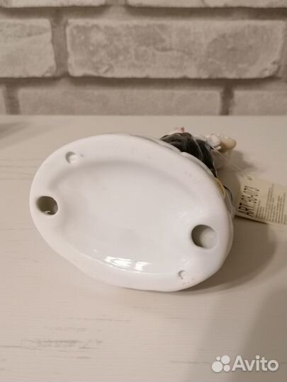 Статуэтка фарфор новая