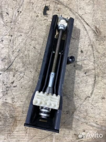 Домкрат Mercedes-Benz E-Class W211 M112E26