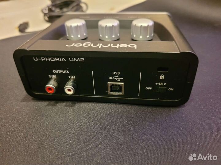 Звуковая карта behringer um2 и фантомное питание