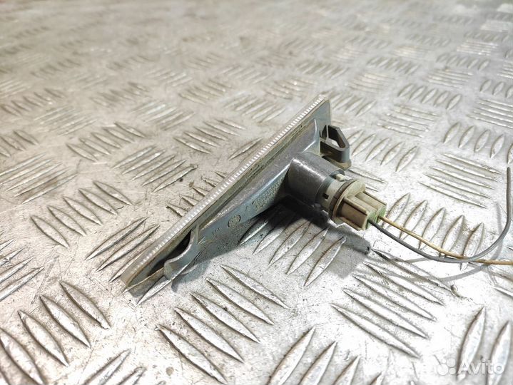 Повторитель в крыло правый Renault Megane 2003 200