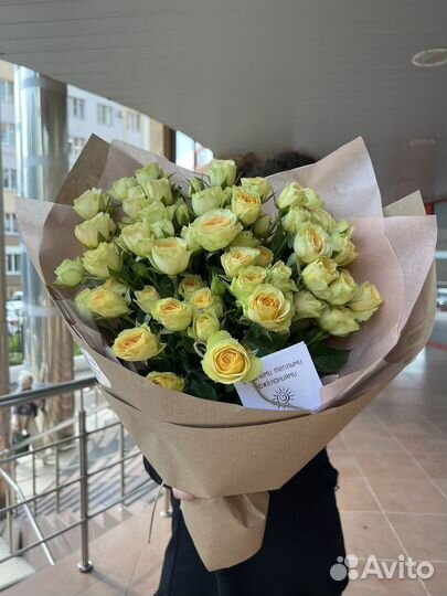 Букет кустовых роз