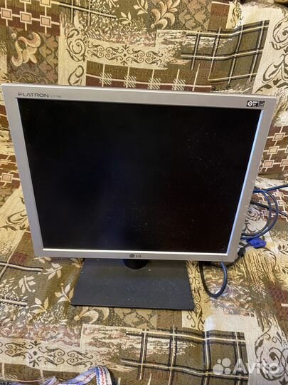 Монитор LG 19