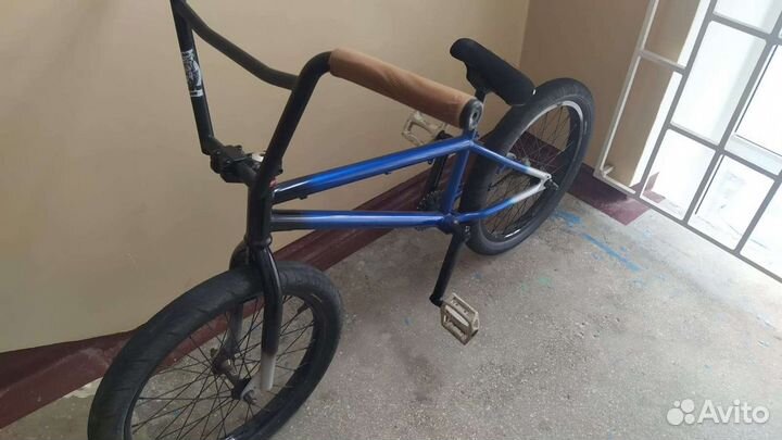 Трюковой велосипед - BMX