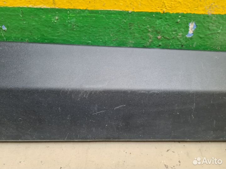 Накладка двери передняя правая Toyota Rav4