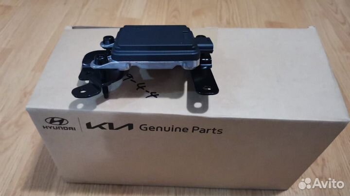 Блок переднего радара-в сборе 99110-R0000 Carnival