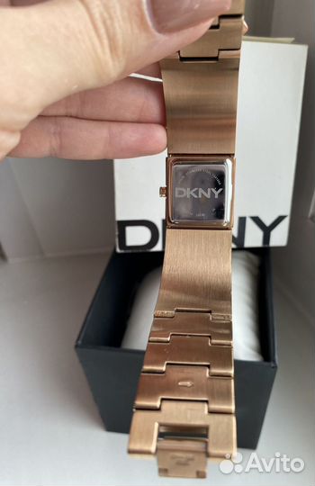 Часы женские dkny золото