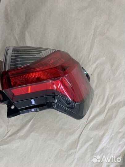 Фонарь наружный задний левый Toyota Rav4