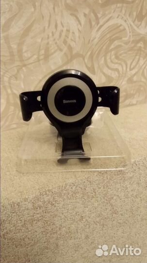 Держатель для телефона в машину