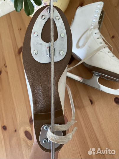 Коньки для фигурного катания