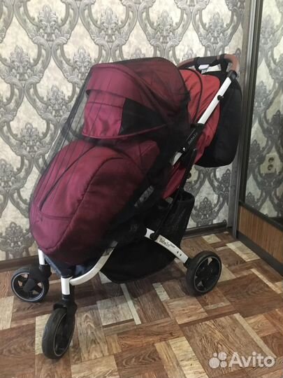 Прогулочная коляска в отличном состоянии
