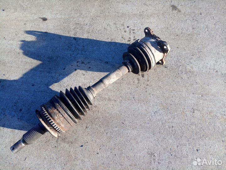 Полуось правая Митсубиси л 200