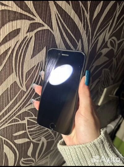 iPhone, 8 ГБ