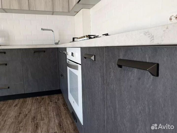 Кухонный гарнитур в стиле хай тек