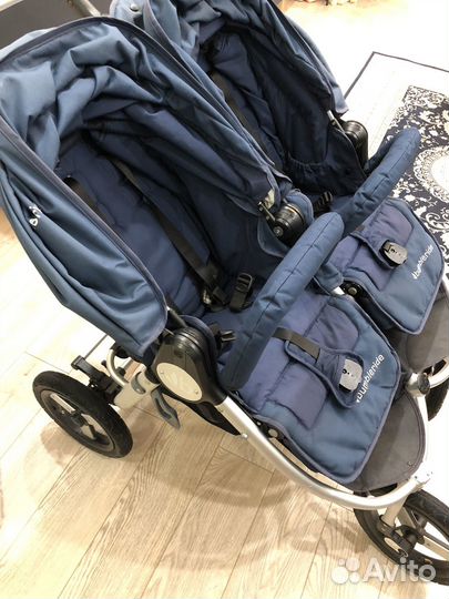 Коляска для двойни bumbleride