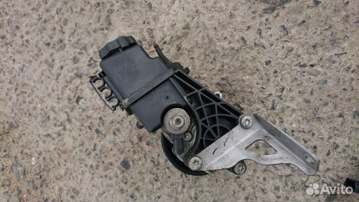 Насос гур Mercedes C A0064662601 2.1 дизель