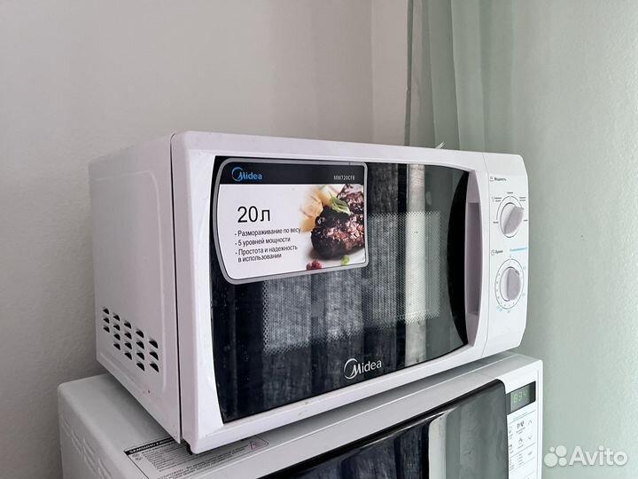 Микроволновая печь Midea mm720cfb