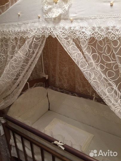 Детская кровать с маятником, Балдахином