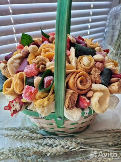 Съедобные букеты из сухофруктов и орехов