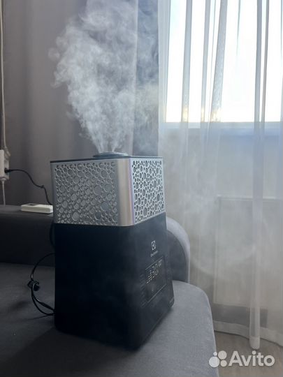Увлажнитель воздуха Electrolux EHU-3710D