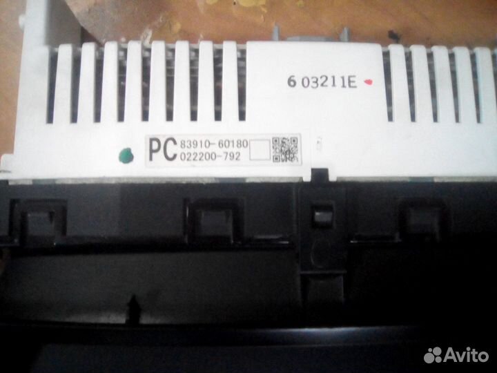 Часы Toyota Land Cruiser Prado 120