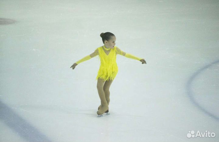 Платье для выступлений с бахромой