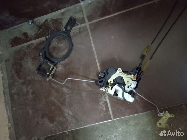 Замок двери с ручкой