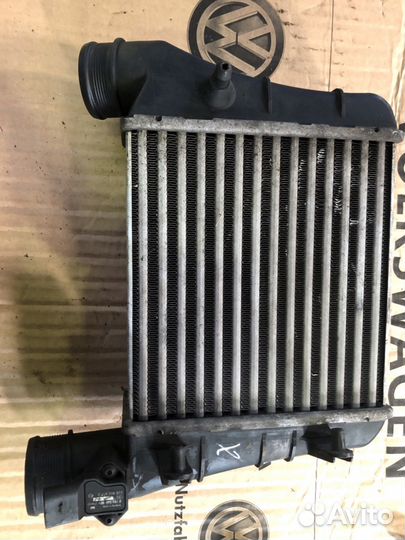 Радиатор турбины интеркулер Ауди А4 8E0145805AA