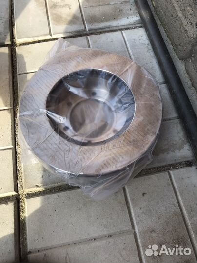 Передние тормозные диски на toyota hilux surf 1990