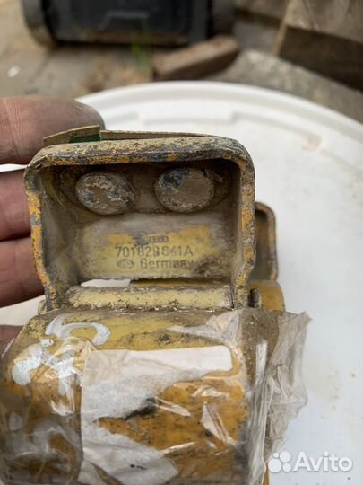 Петли хлопушки t4